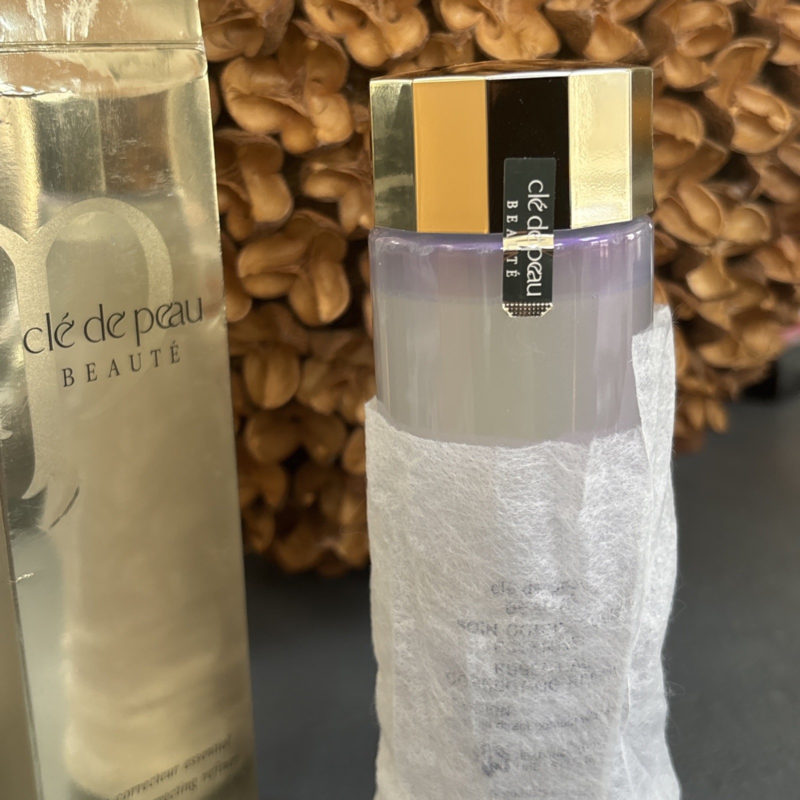 Cle De Peau Soon Corrector Essentiel 170ml See Photos