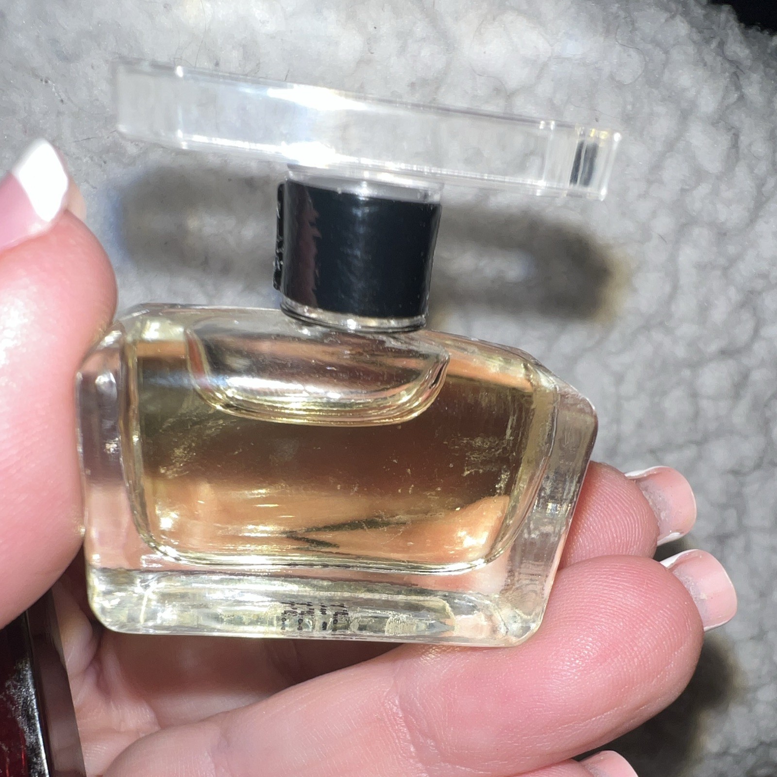 Bundle set: Shiseido Revitalizing Essence 0.2 fl oz & Marc Jacob’s Parfume 0.13