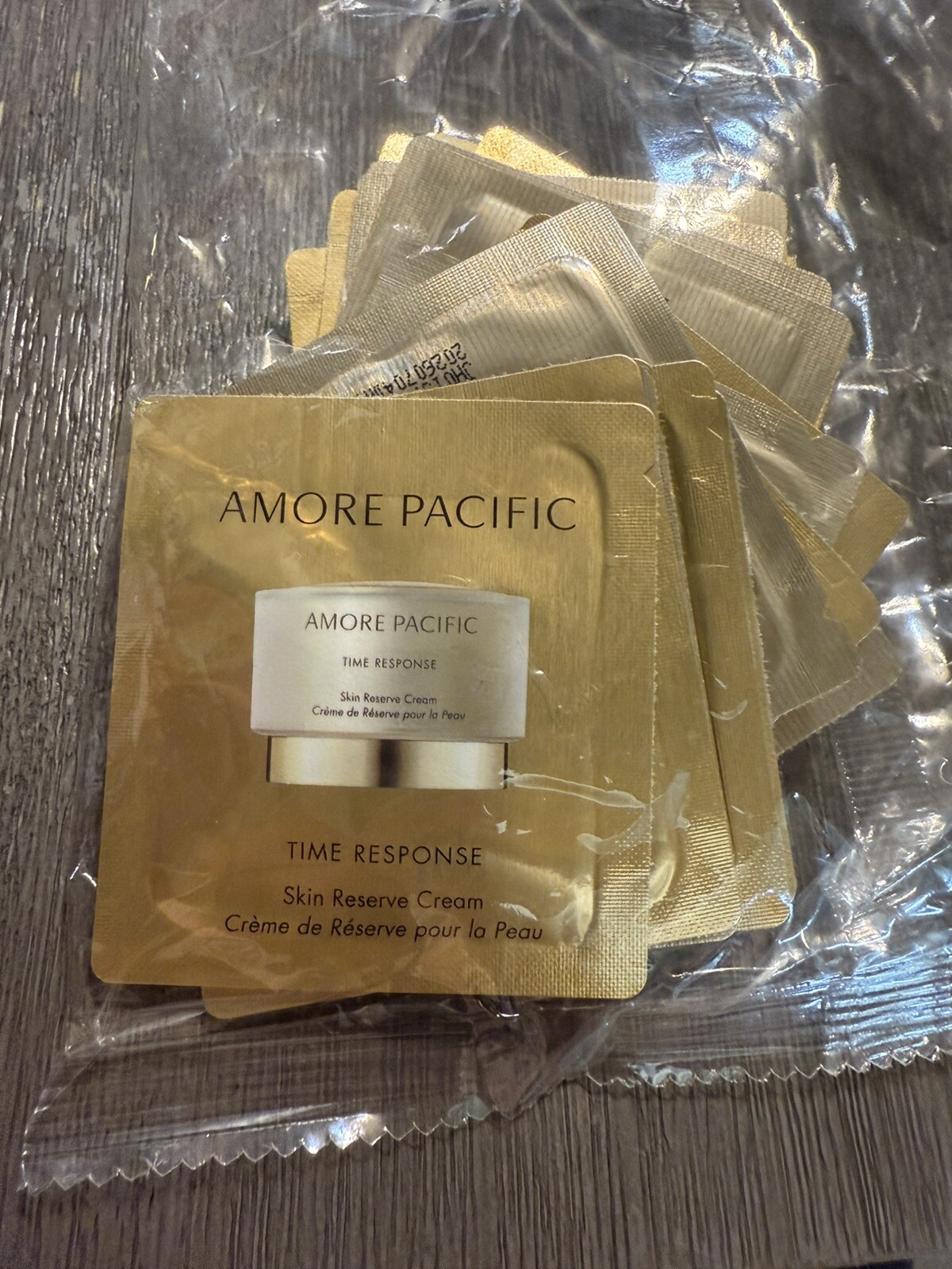 AMORE PACIFIC Time Response Skin Reserve Cream 1ml X 24 Pcs(24ml). Expired 2027