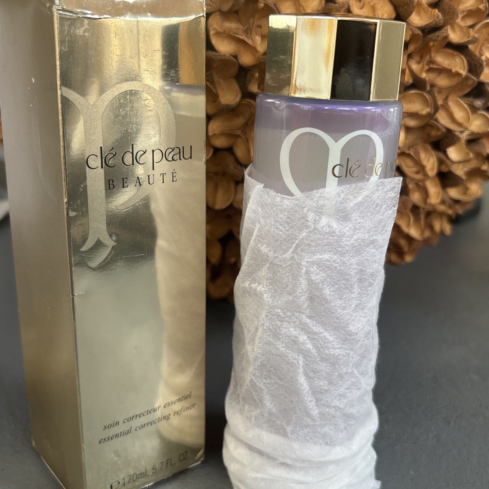 Cle De Peau Soon Corrector Essentiel 170ml See Photos