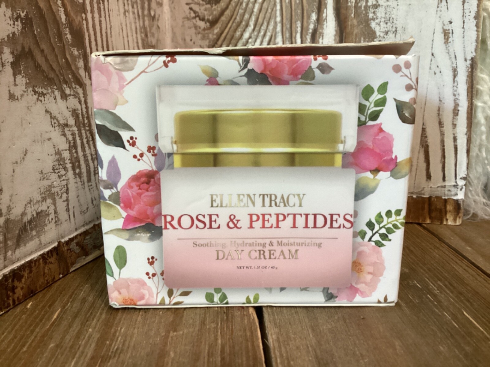 ELLEN TRACY ~Rose & Peptides~Nourishing Day Cream~1.57 OZ/ 45 g~New & sealed~