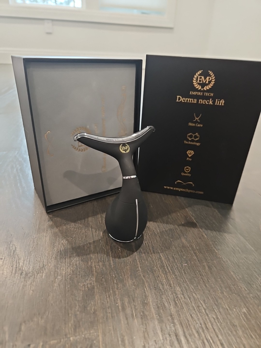 Derma Neck Lift – LED Light Therapy – New in box