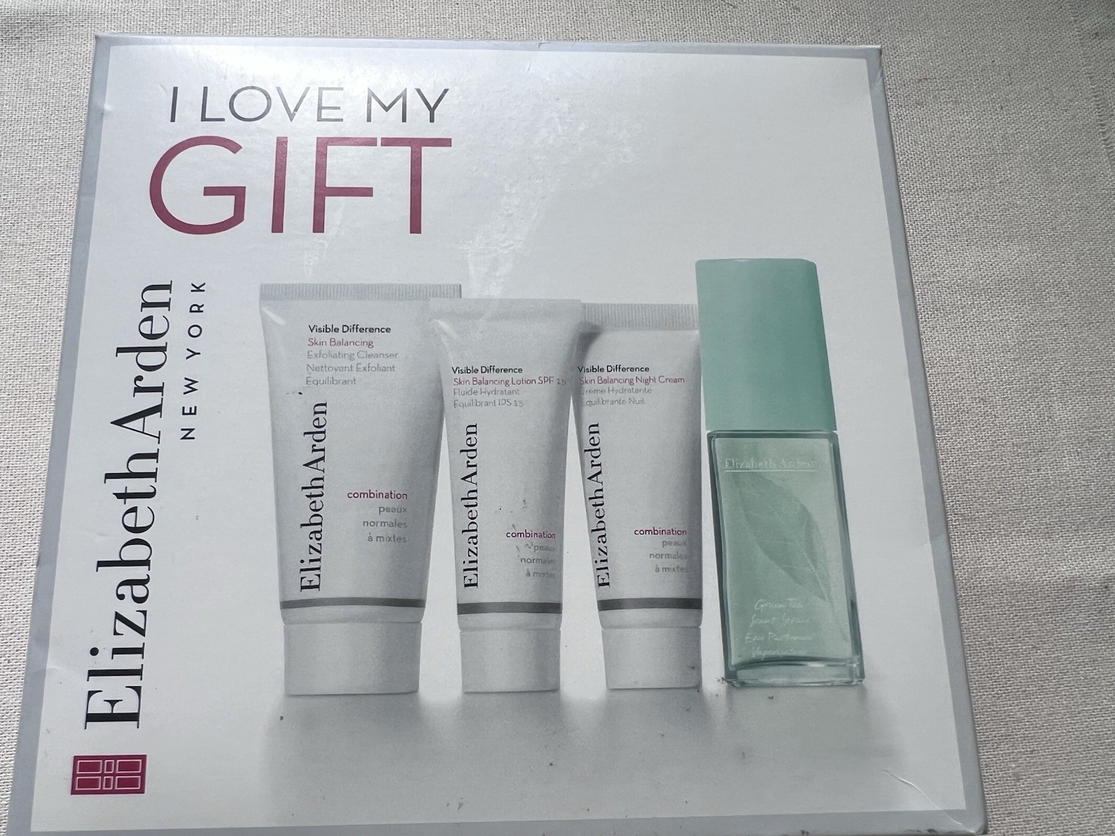 Elizabeth Arden Visible Difference Skin Balancing gift set for combination skin