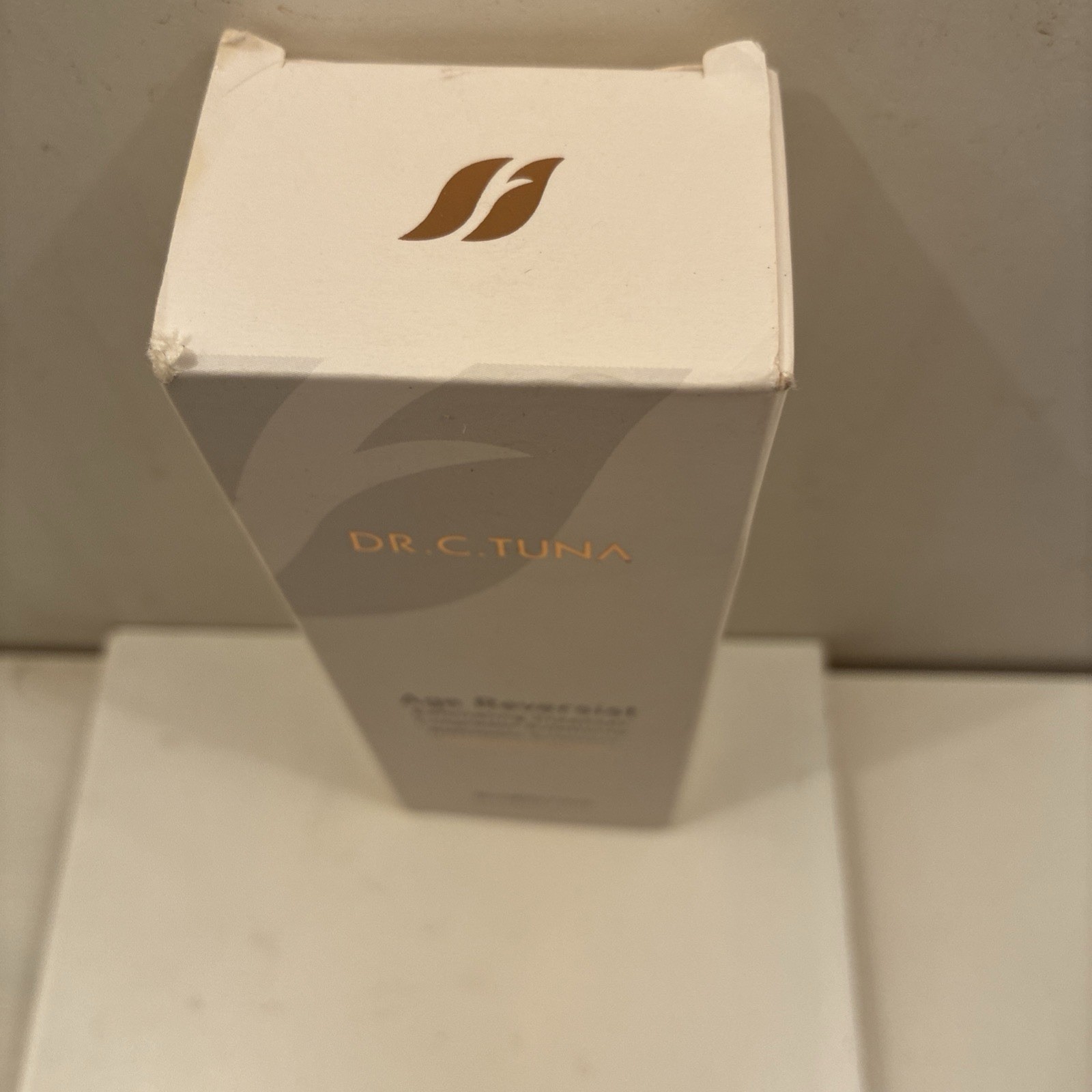 Farmasi, Dr C Tuna Age Reversist skin care products