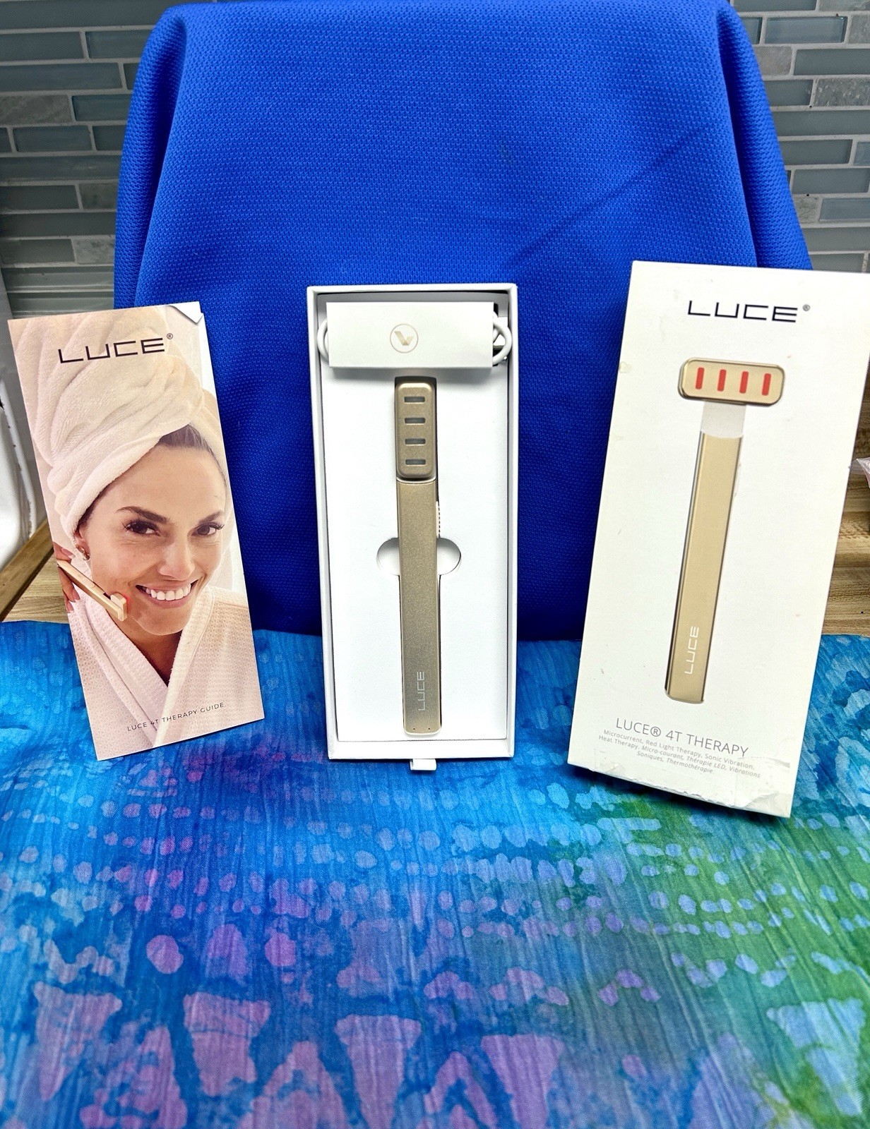 LUCE beauty LED red light 4T Therapy Anti Aging Wand. Open Box